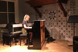 It Toanhús geeft piano in bruikleen aan Museum Joure