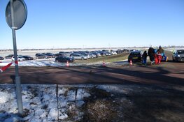 Schaatsen op het ijs van het Nannewijd bij Oudehaske in beeld
