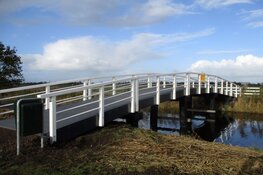 Fiets en voetgangersbrug Veenscheiding Nijehaske verlaagd en verbeterd