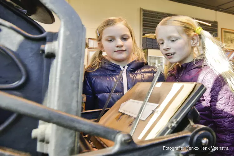 Bedruk je eigen vlaggenlijn tijdens de meivakantie of ga met een gereedschapskistje door het museum