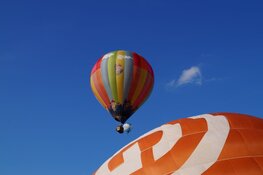 Veel publieke belangstelling bij Friese ballonfeesten in Joure