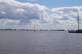 Zeilwedstrijden Sneekweek op het Sneekermeer in beeld
