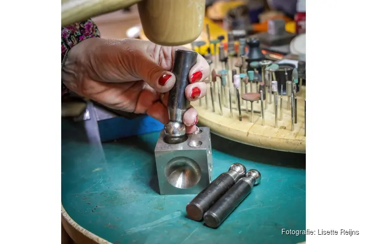 Aan de slag bij Museum Joure: Workshop Maak je eigen zilveren ring